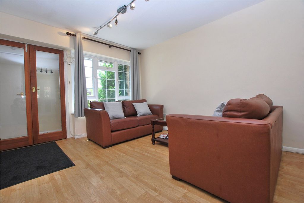 Property photo 2 of 9 Picture No. 22