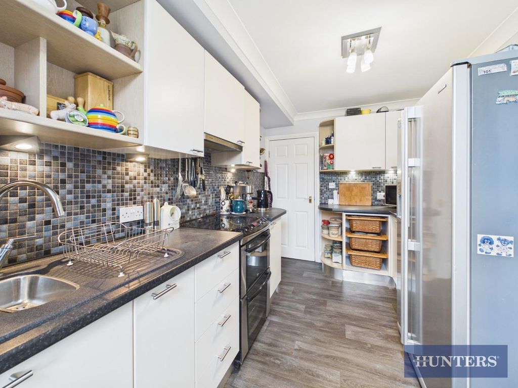 Property photo 3 of 16 Kitchen