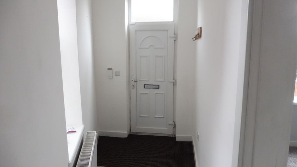 Property photo 2 of 15 Entrance Hall
