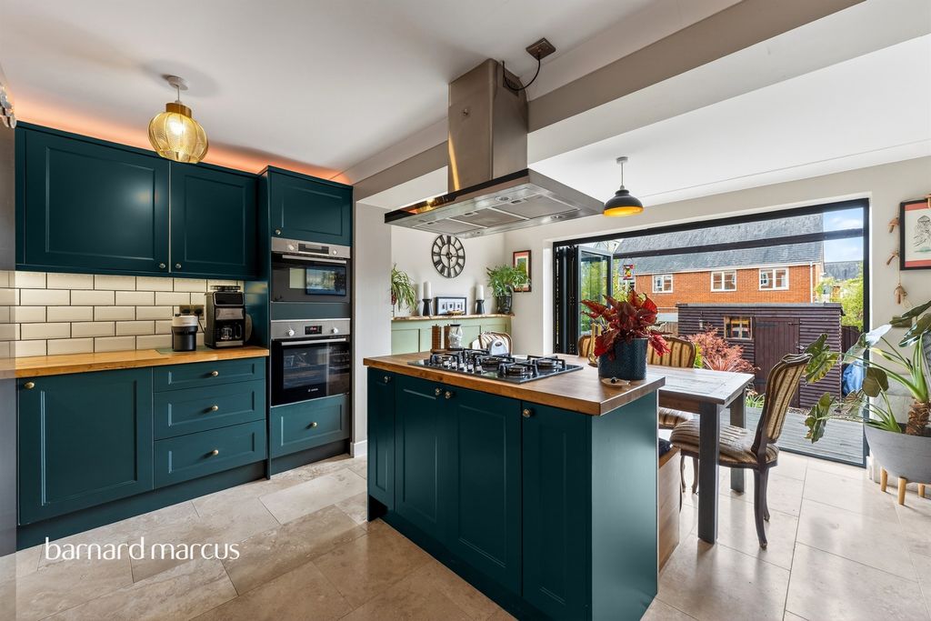 Property photo 1 of 24