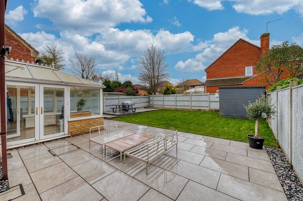 Property photo 2 of 21