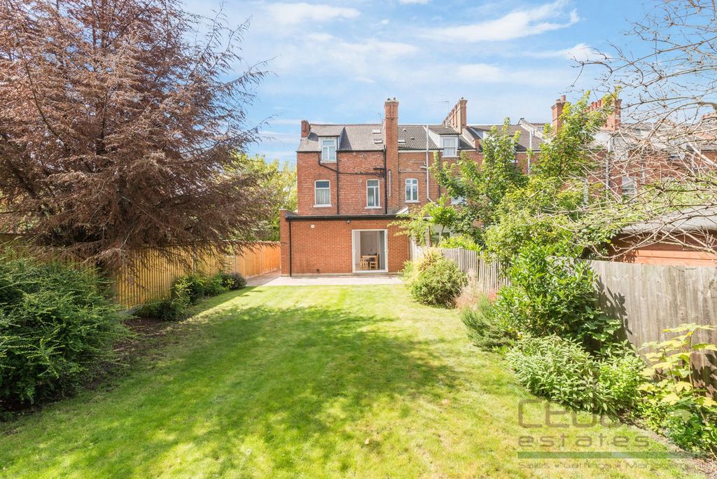 Property photo 2 of 14