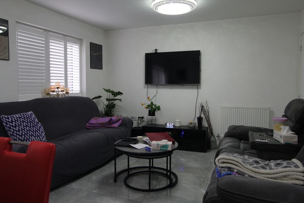Property photo 3 of 10 Gallery