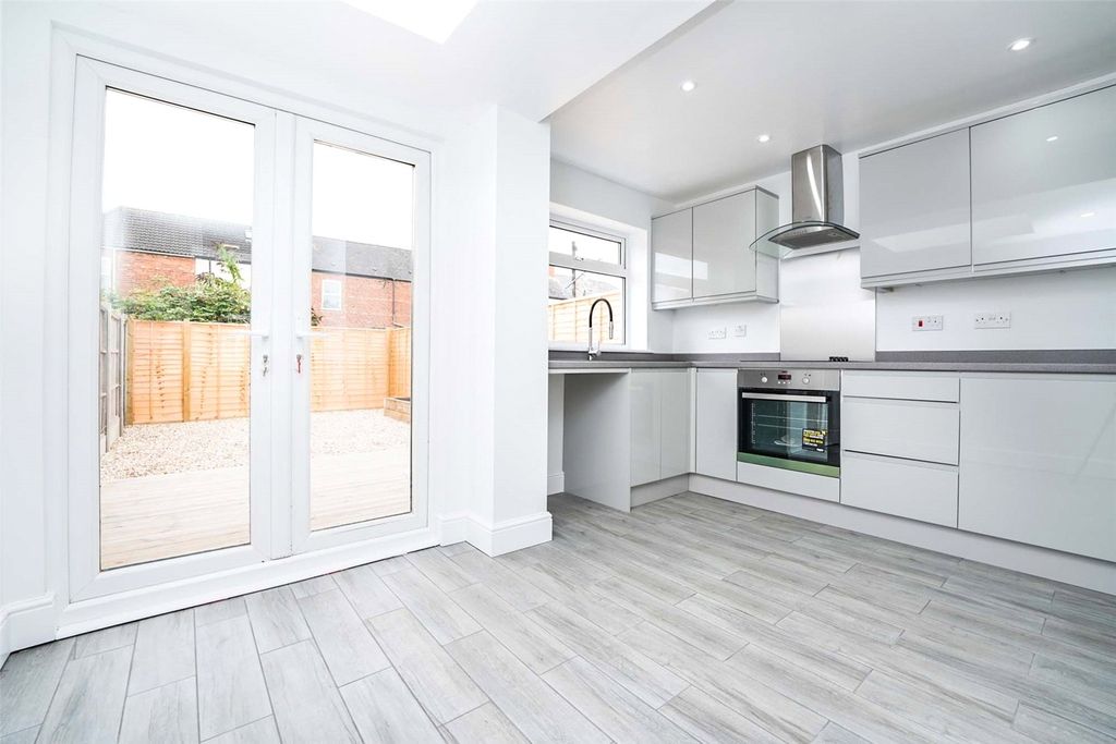 Property photo 2 of 10 Picture No. 11