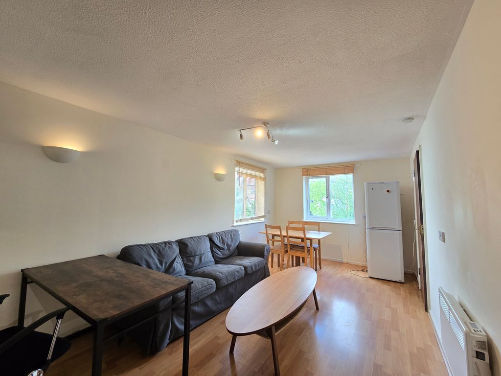 Property photo 2 of 6