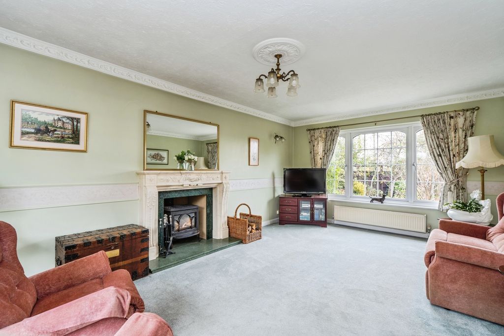 Property photo 3 of 17 Photo