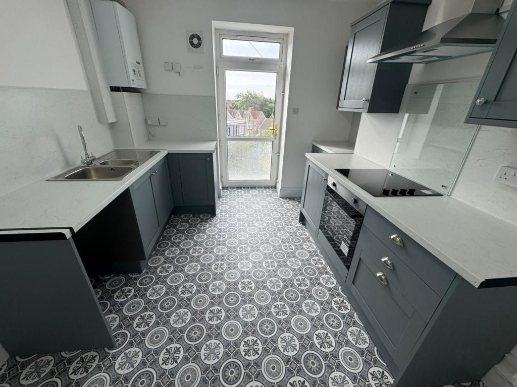 Property photo 2 of 31