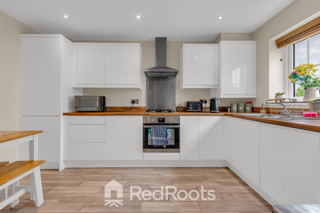 Property photo 2 of 31 5158422