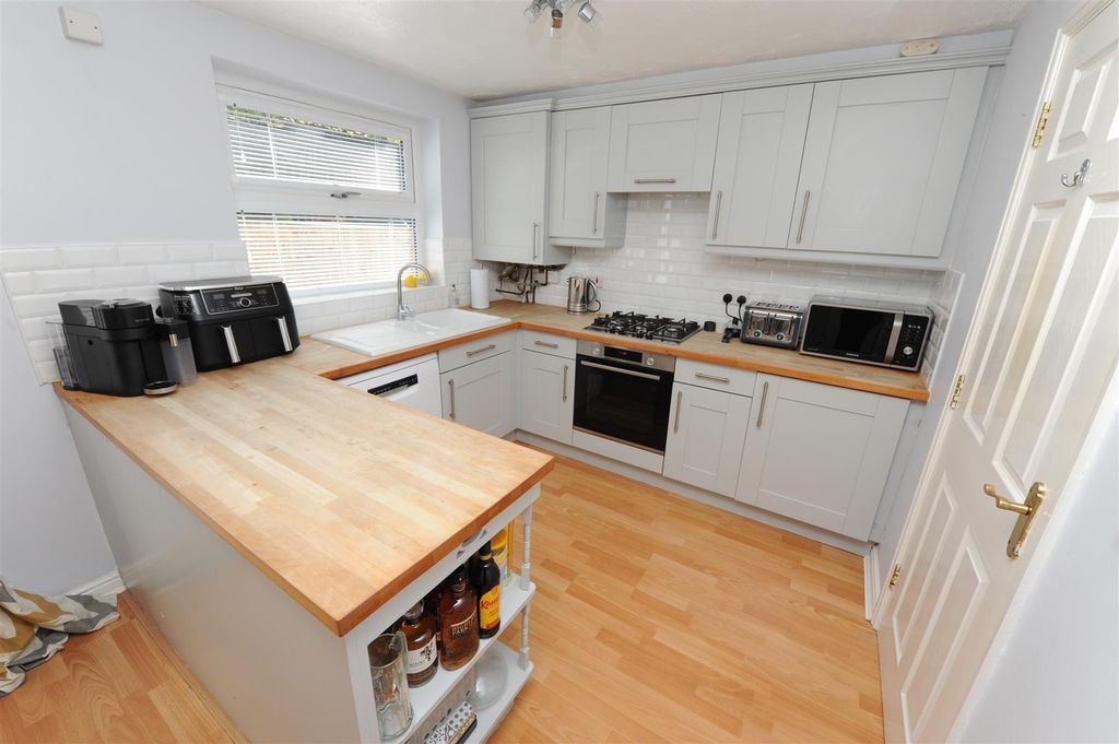 Property photo 3 of 24