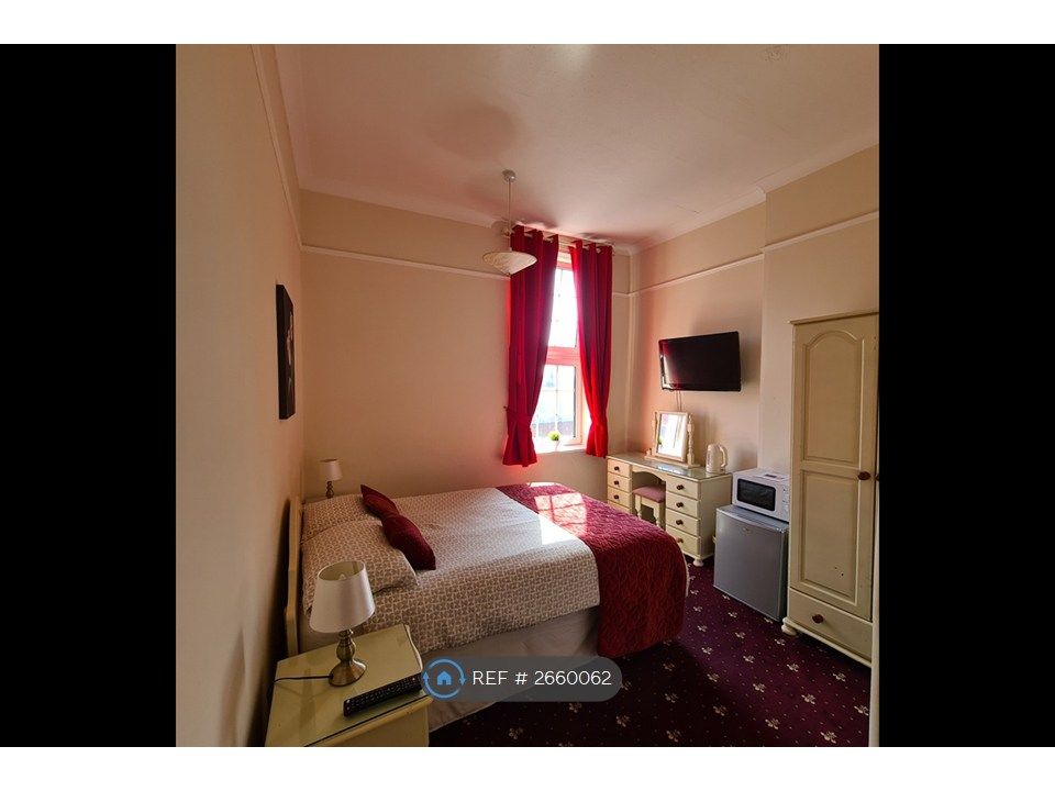 Property photo 2 of 9 Room 14