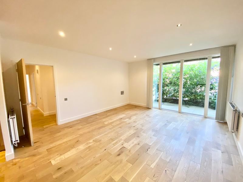 Property photo 3 of 8 Photo 6