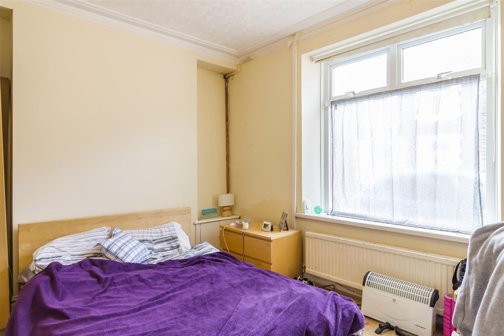 Property photo 3 of 4