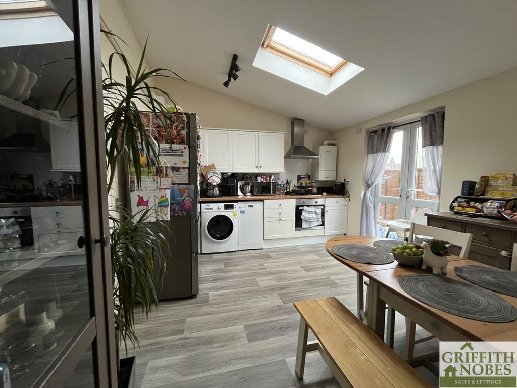 Property photo 2 of 10 Kitchen Diner