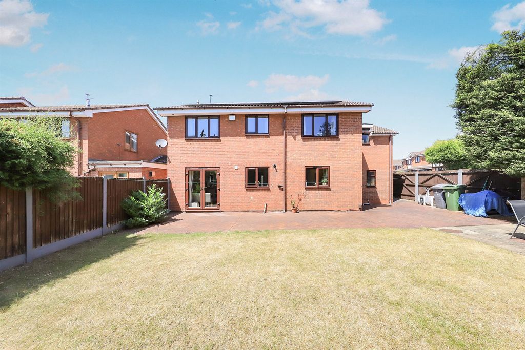Property photo 2 of 19