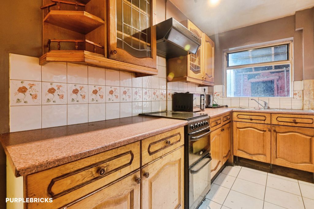 Property photo 3 of 25