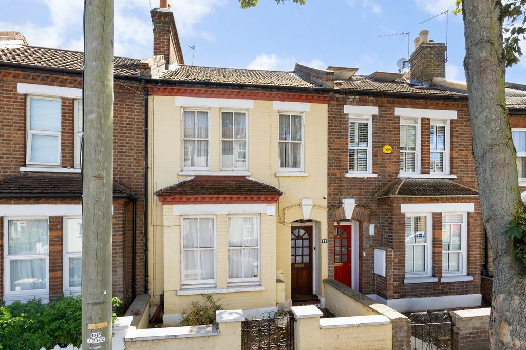 Property photo 1 of 17