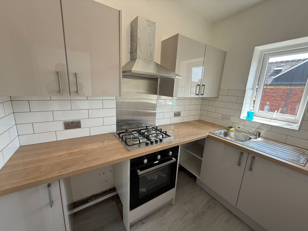 Property photo 1 of 6 Kitchen