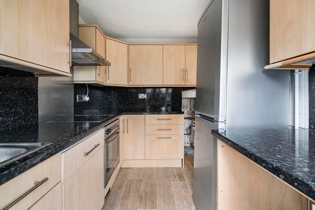 Property photo 3 of 20 Kitchen
