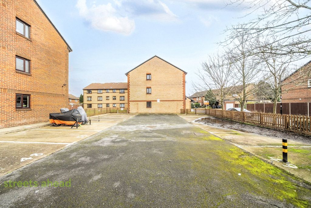 Additional image 11 of 2 bed flat for saleDavies Close, Croydon CR0