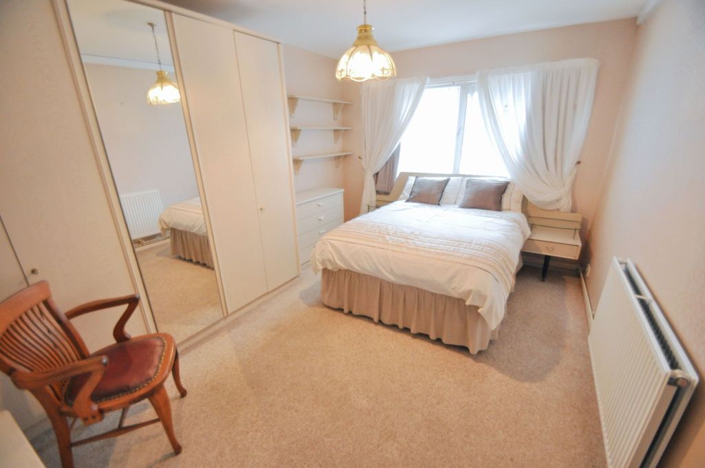 Property photo 3 of 25