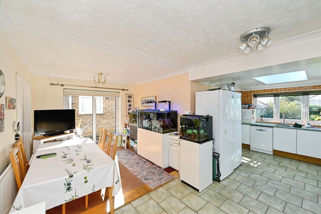 Property photo 3 of 23