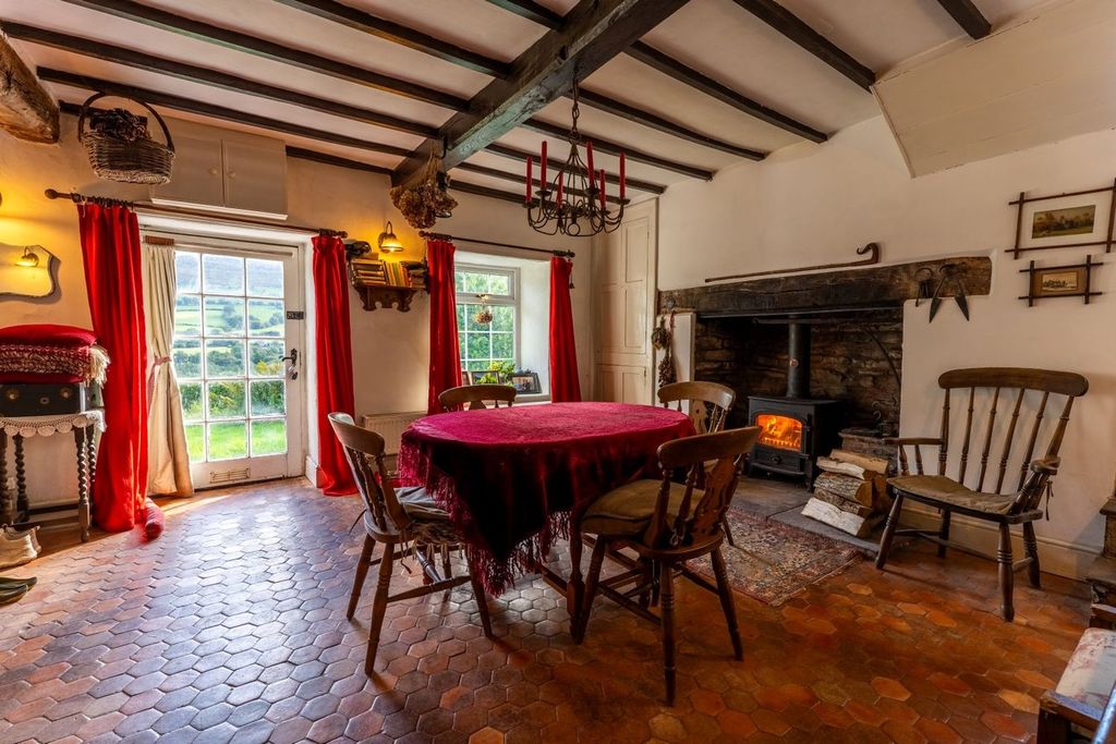 Property photo 3 of 22