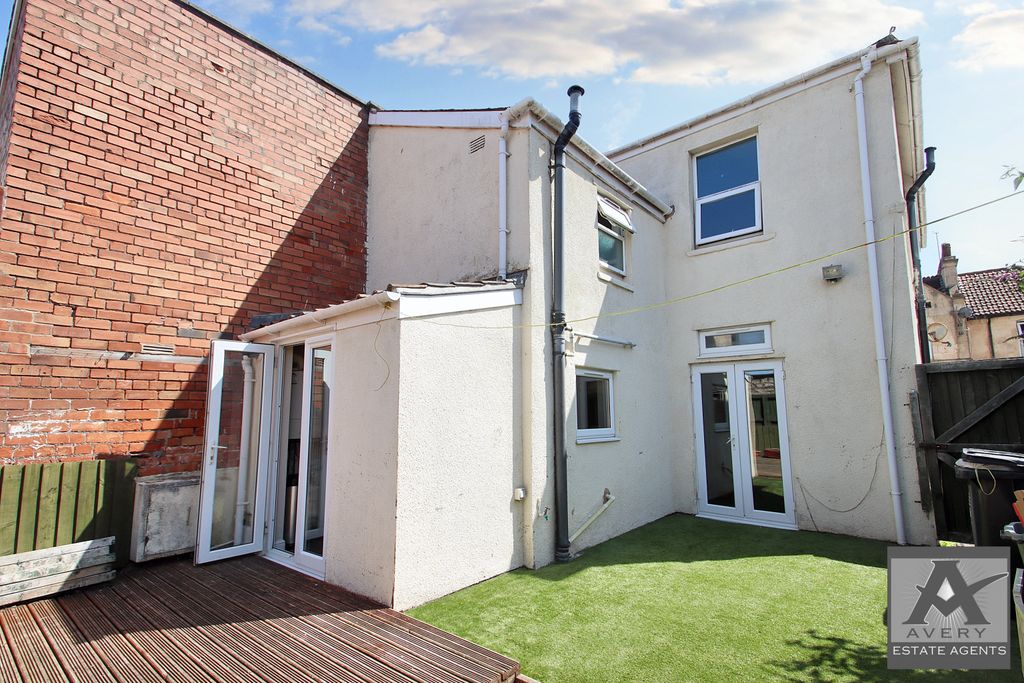 Property photo 3 of 16 Gallery