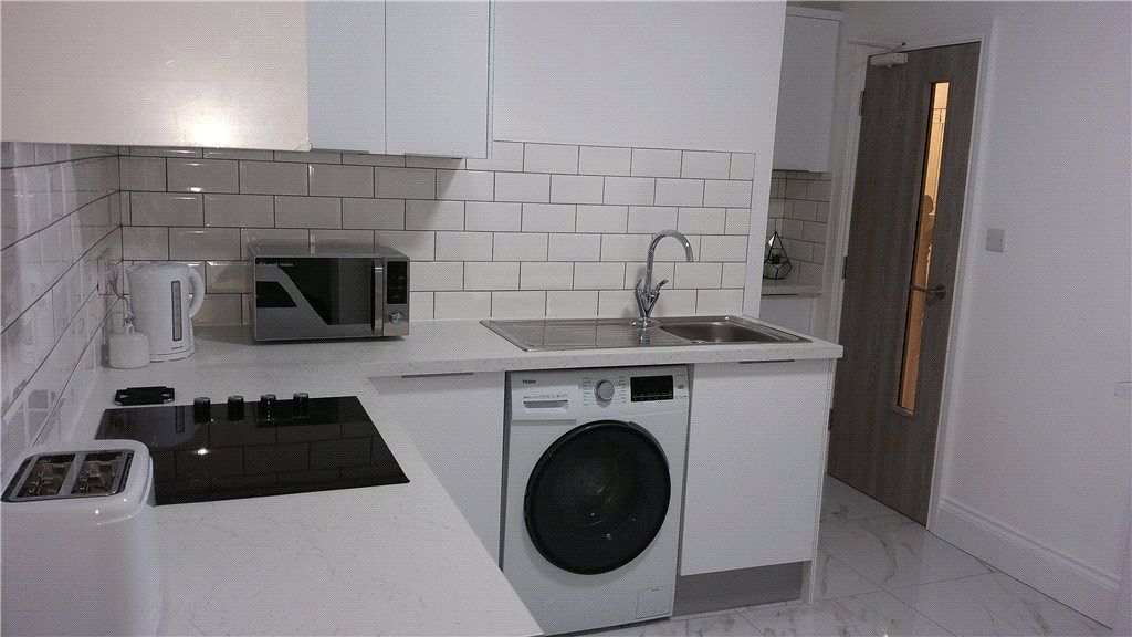 Property photo 2 of 6 Kitchen