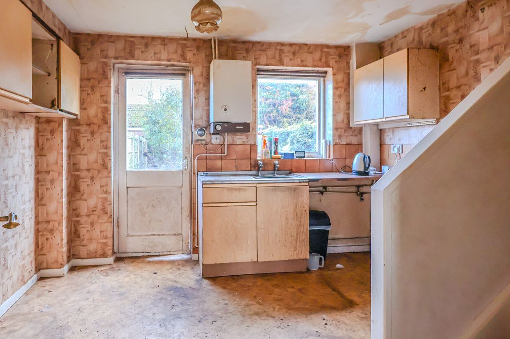 Property photo 2 of 14