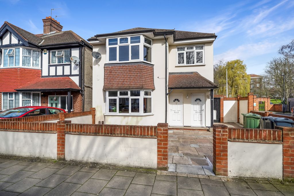 Property photo 1 of 11