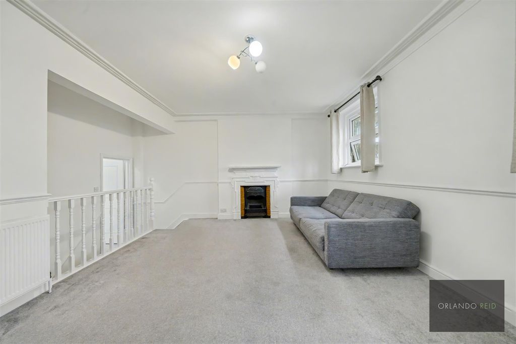 Property photo 1 of 12 Flat A, 8 Killyon Terrace Sw8 2Xr-4.Jpg