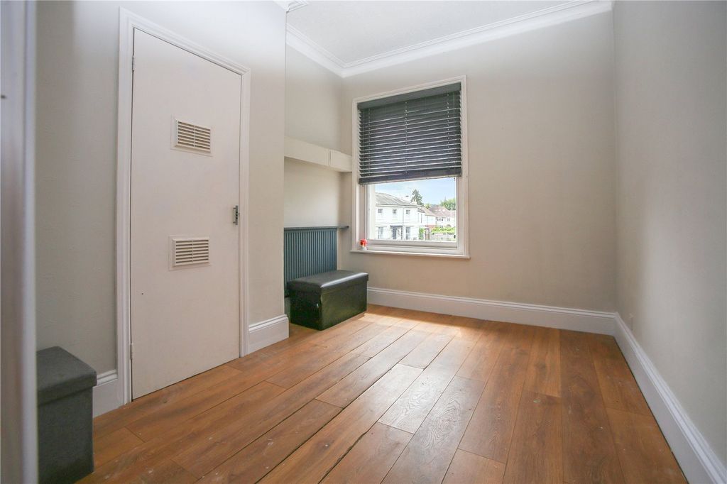 Property photo 3 of 5 Picture No. 01