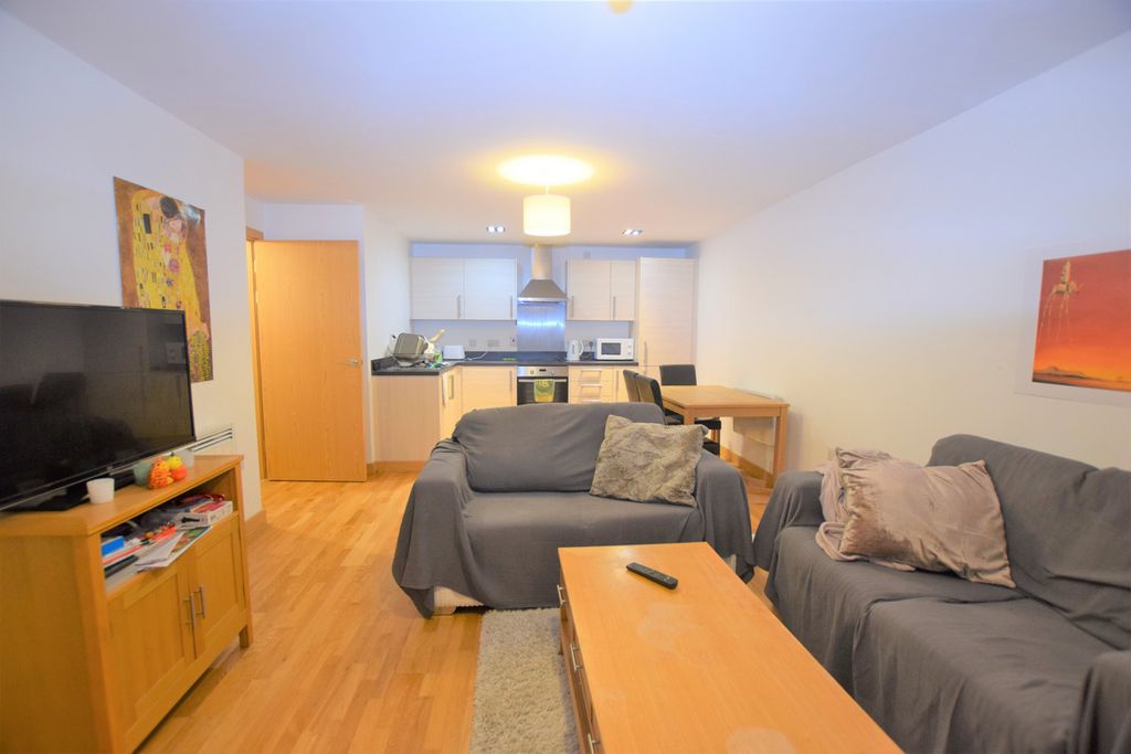 Property photo 3 of 8