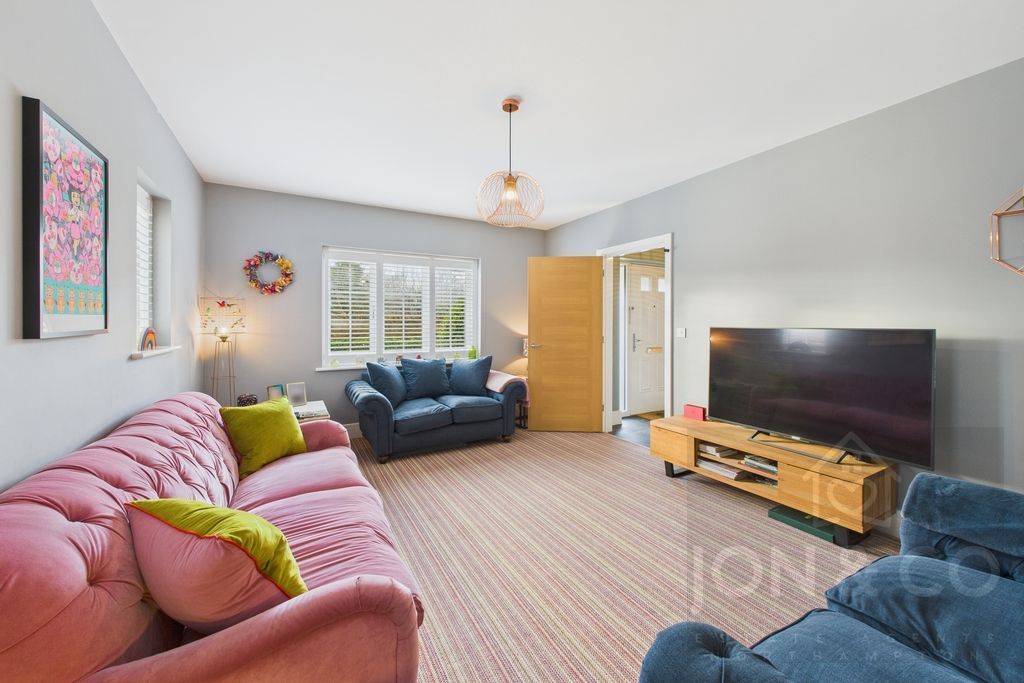 Property photo 3 of 25