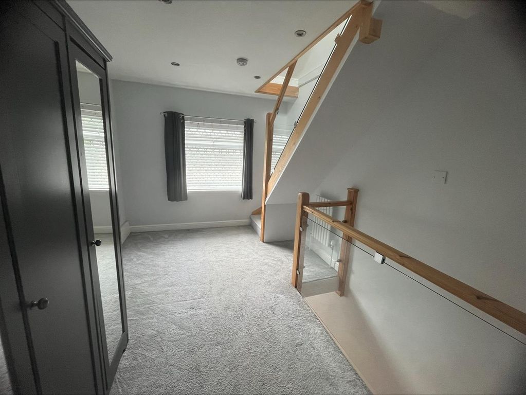 Property photo 2 of 10 Processed-3B260Ec6-8C94-4Daf-Affe-E998CD859Be3.Jpe