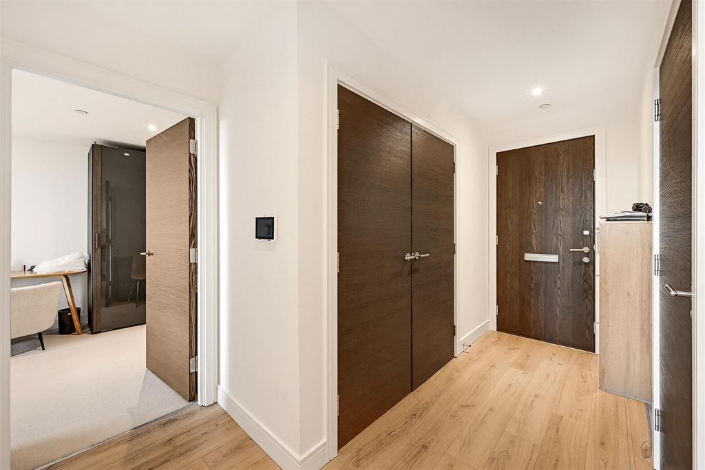 Property photo 2 of 17 49 Marquis House, 45 Beadon Road (2).Jpg