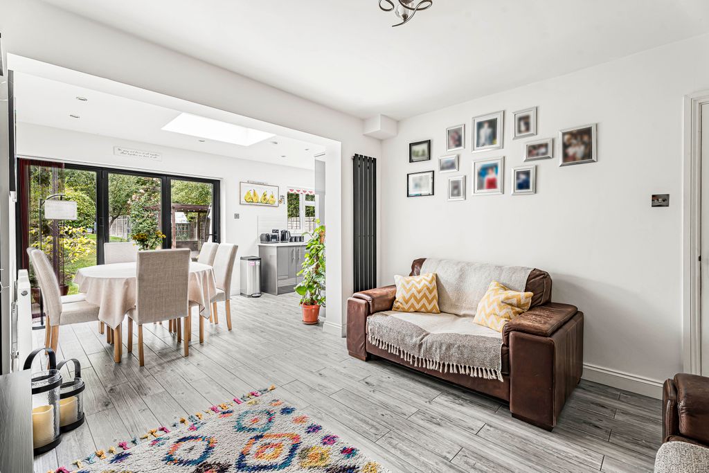 Property photo 3 of 30 Kitchen/Diner