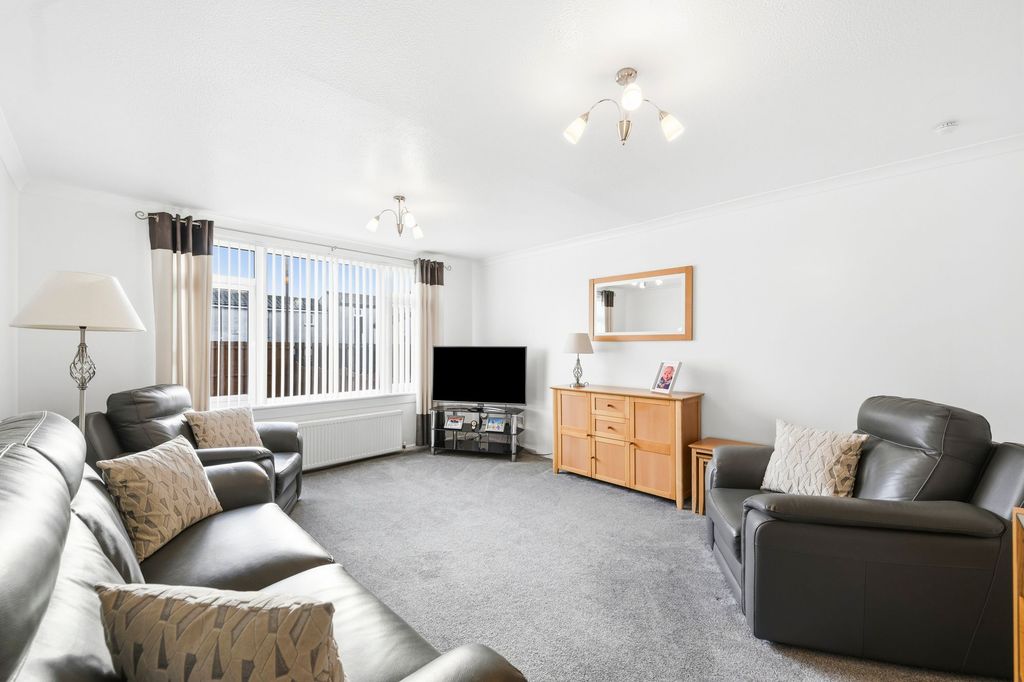 Property photo 2 of 26