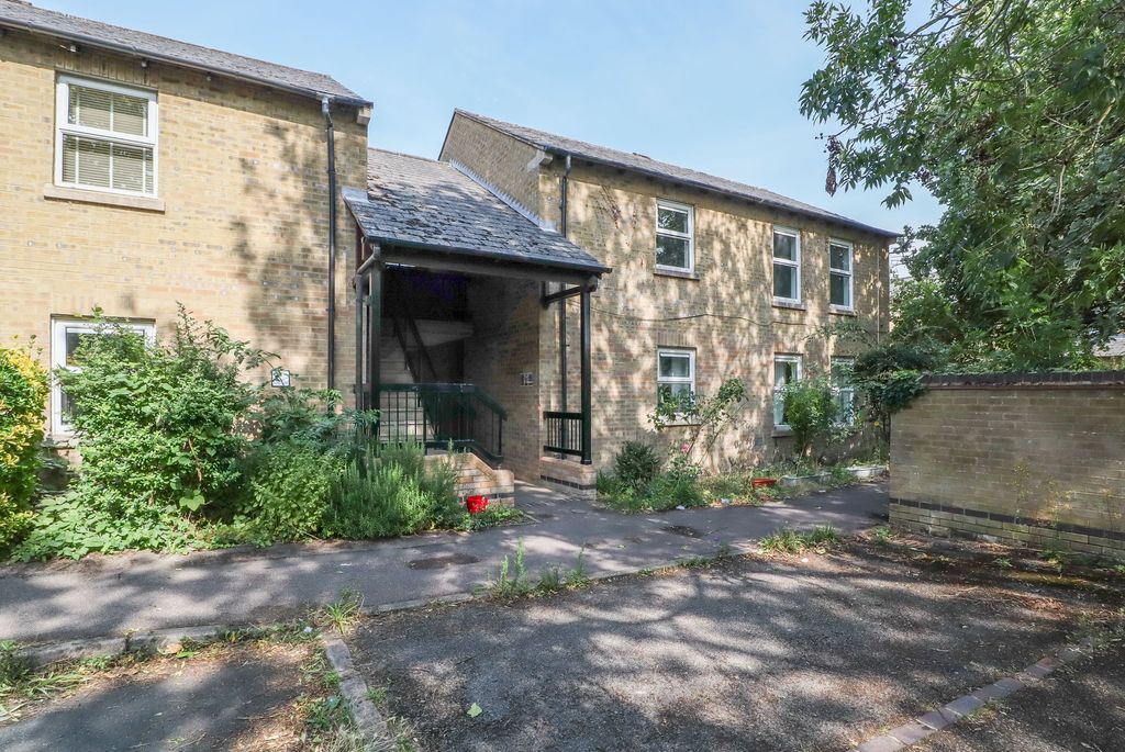 Property photo 1 of 9