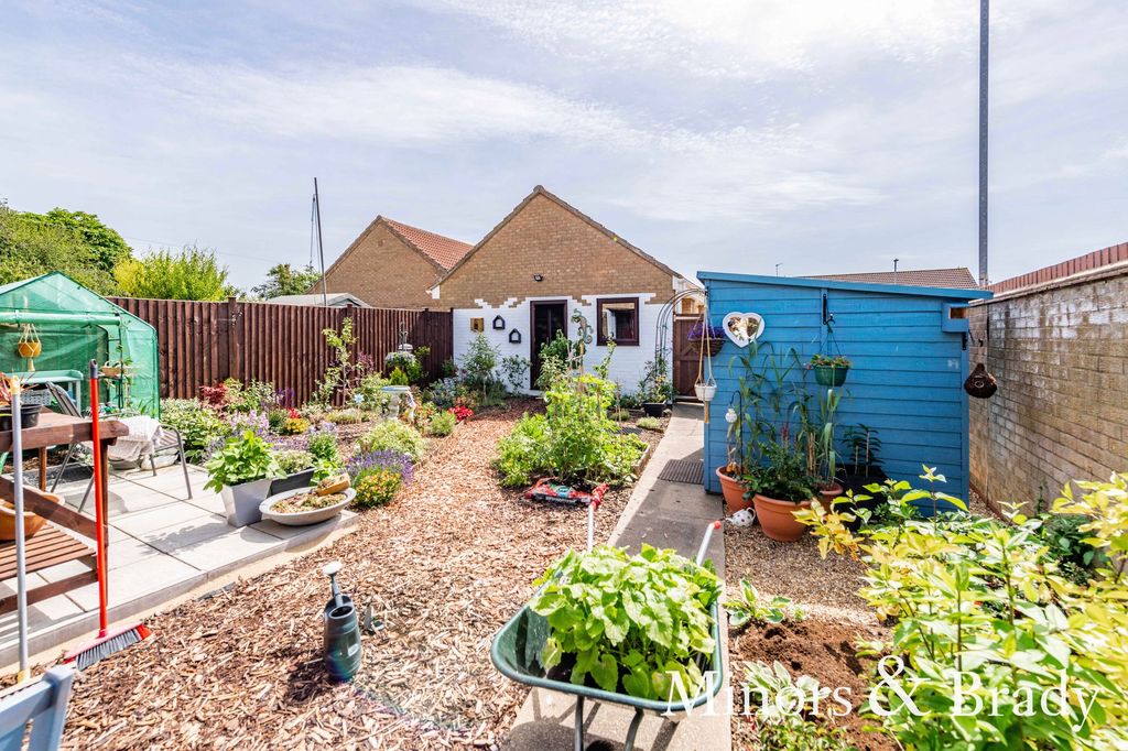 Property photo 2 of 16