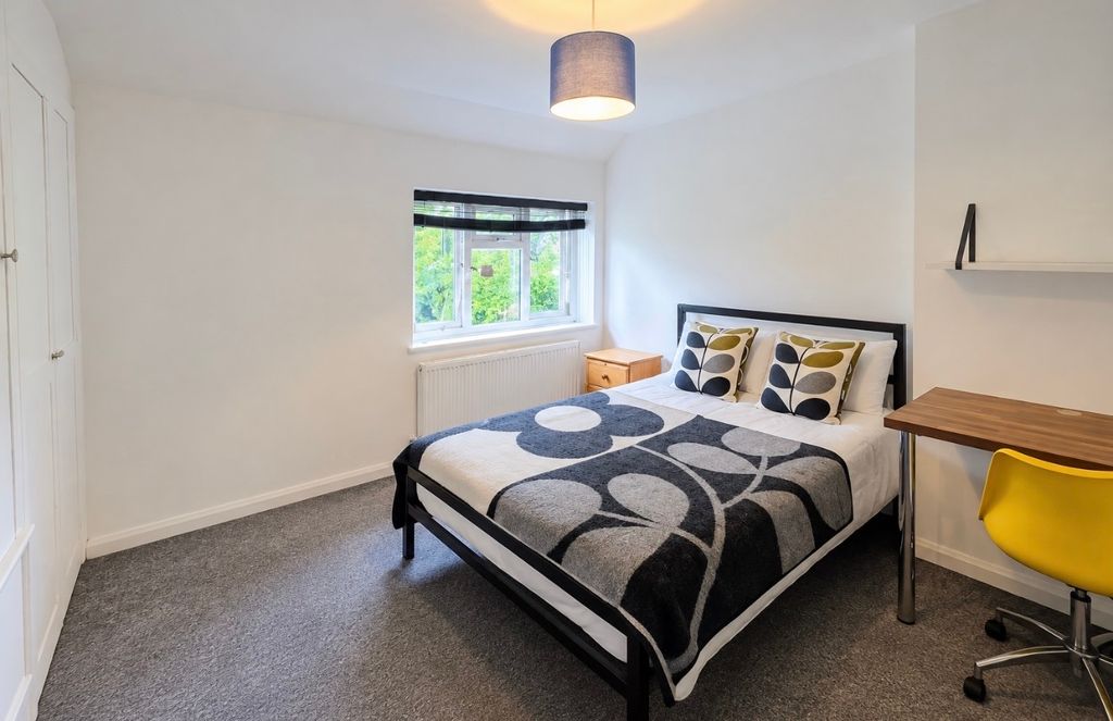 Property photo 3 of 18 6098553