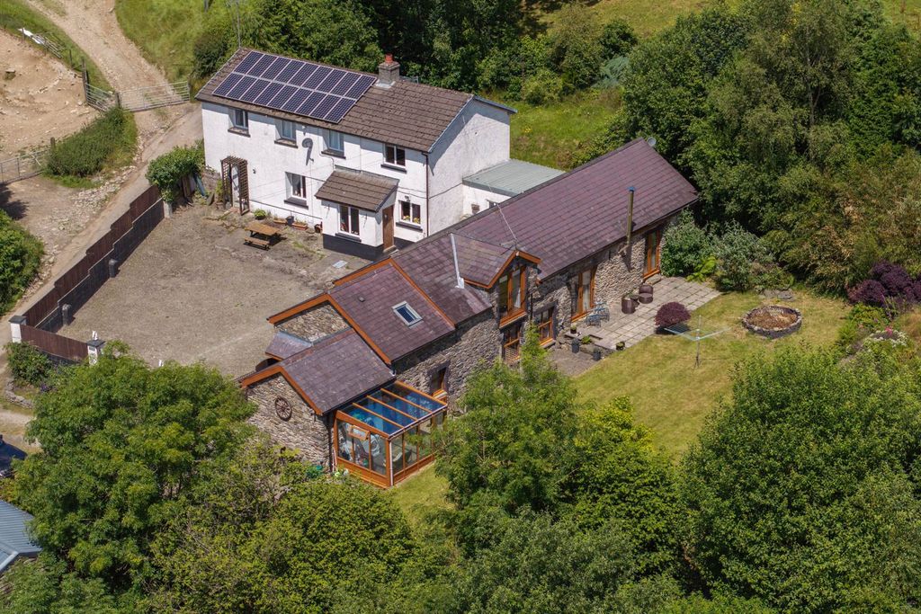 Property photo 2 of 35