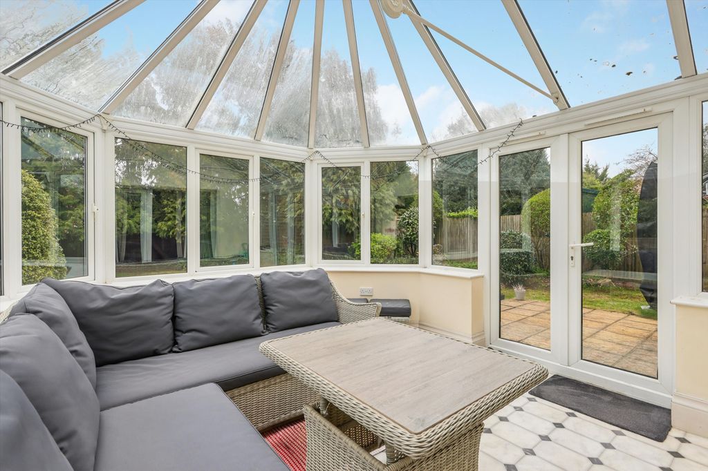 Property photo 2 of 16 Image