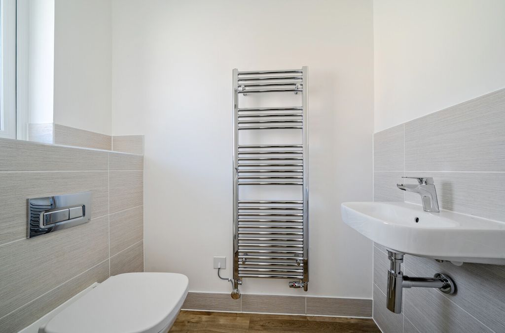 Additional image 4 of 3 bed end terrace house to rentHarebell Way, Winchester, Hampshire SO22