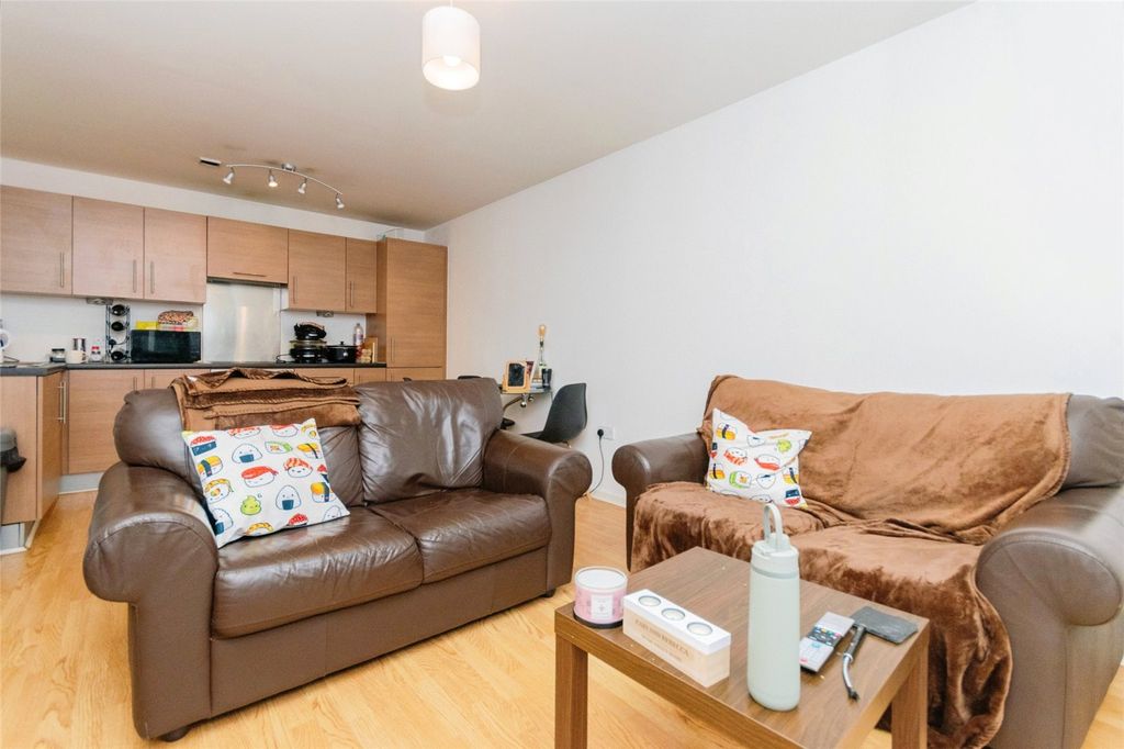 Property photo 3 of 8