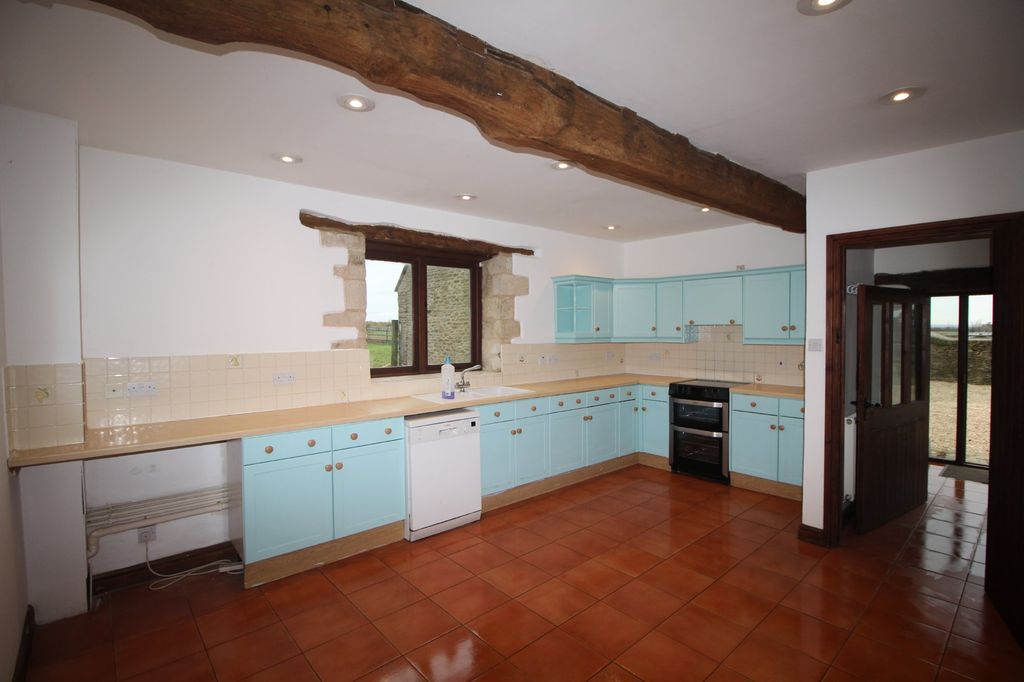 Property photo 3 of 18