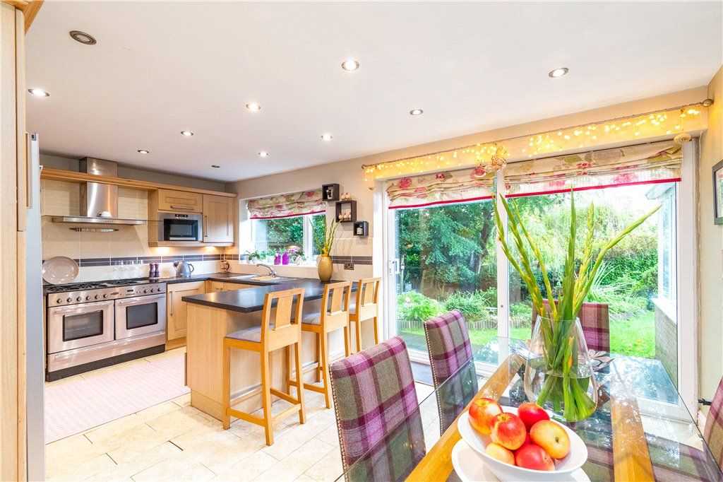 Property photo 3 of 19 Dining Kitchen