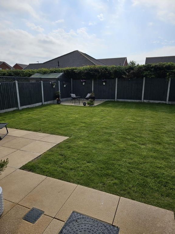 Property photo 2 of 27