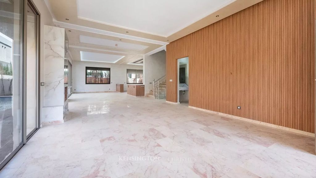 Property photo 3 of 27