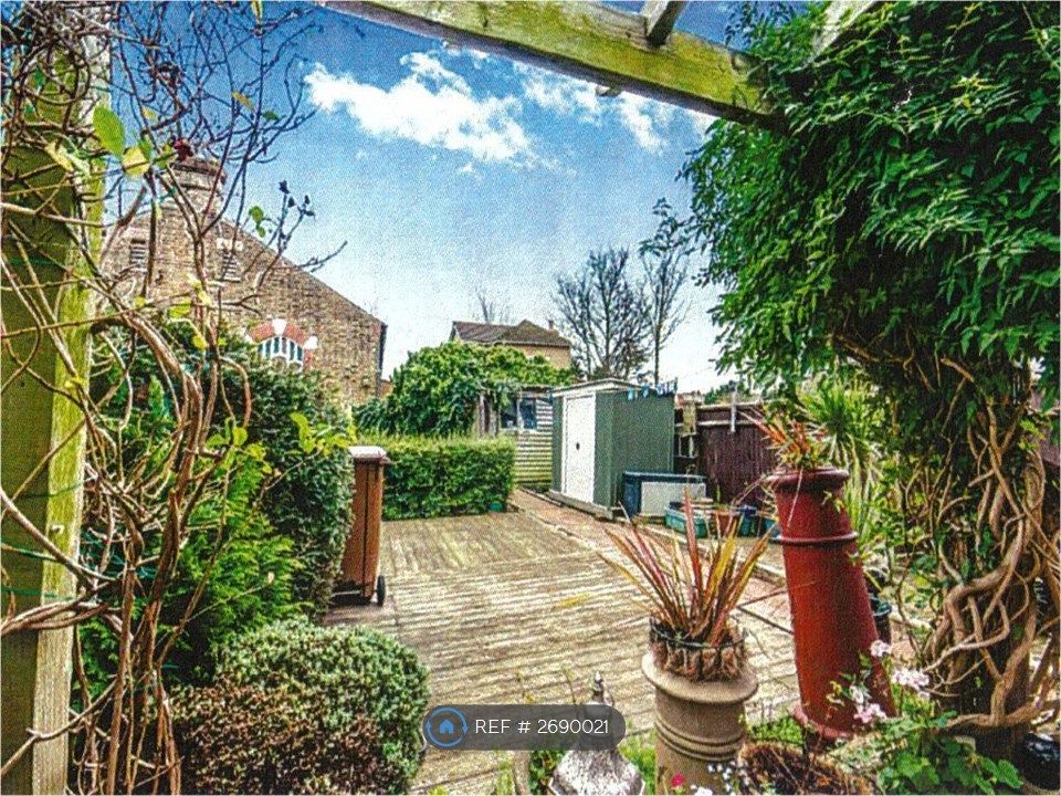 Property photo 2 of 5 Garden